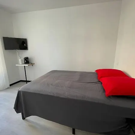 A2 18m2 Cosy 5minutes Gare Parking Gratuit Rue De La Mure